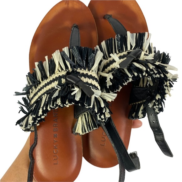 Lucky Brand Akerlei Flat Sandal Black Size 6 Natura Flat Thong Leather Shoes - Picture 7 of 8